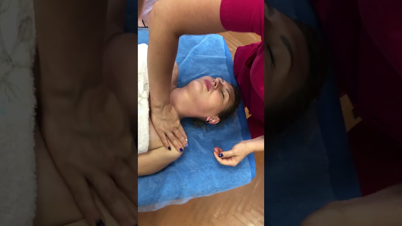 Массаж зоны декольте и шеи