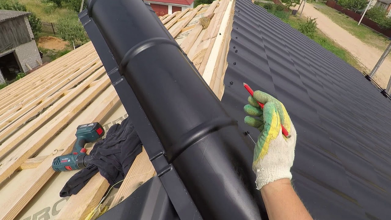 Как правильно резать конек на крыше