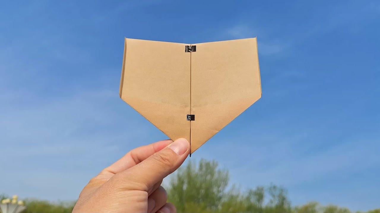 This paper airplane is amazing! Teach you how to fold a super powerful paper airplane that stays in