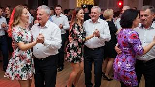 Download Lagu Ta Noc Należała do Nas – Wspólne Śpiewanie do Białego Rana MP3