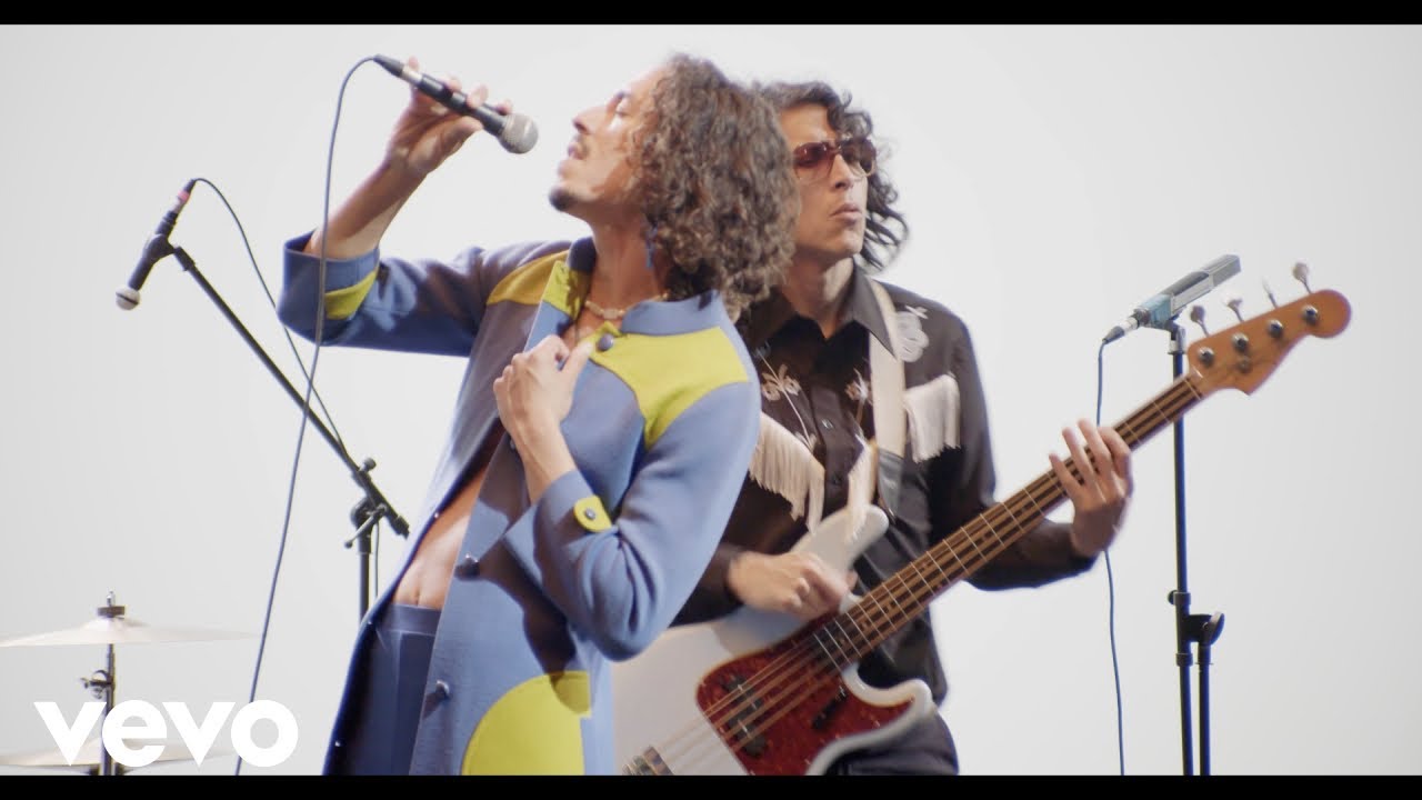 Tonton Chicano Batman - Notebook Fantasy (Official Live Video) di YouTube Tonton Chicano Batman - Notebook Fantasy (Official Live Video) di YouTube