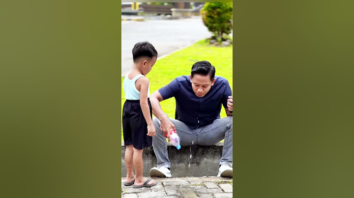 "He Protected the Money with His Shirt 😢 | Heartwarming Act of Kindness #Shorts"