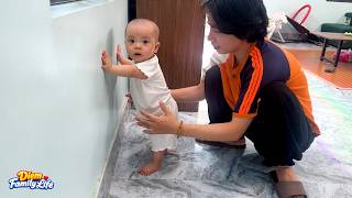 Mom was surprised when Baby Kim could lean against the wall to stand