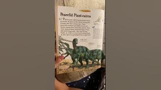 The wonderful World of Knowledge: Dinosaurs
