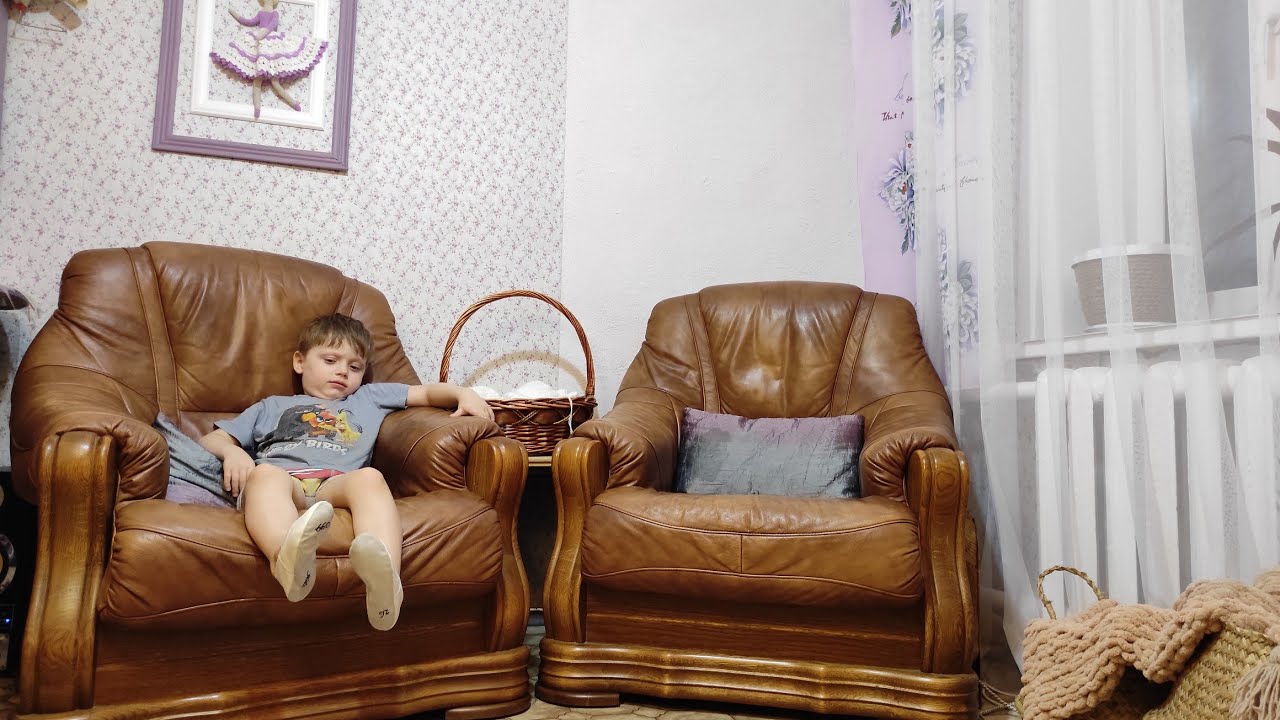 Ах ремонт ...ремонт...) близится к завершению,поклеили обои - YouTube