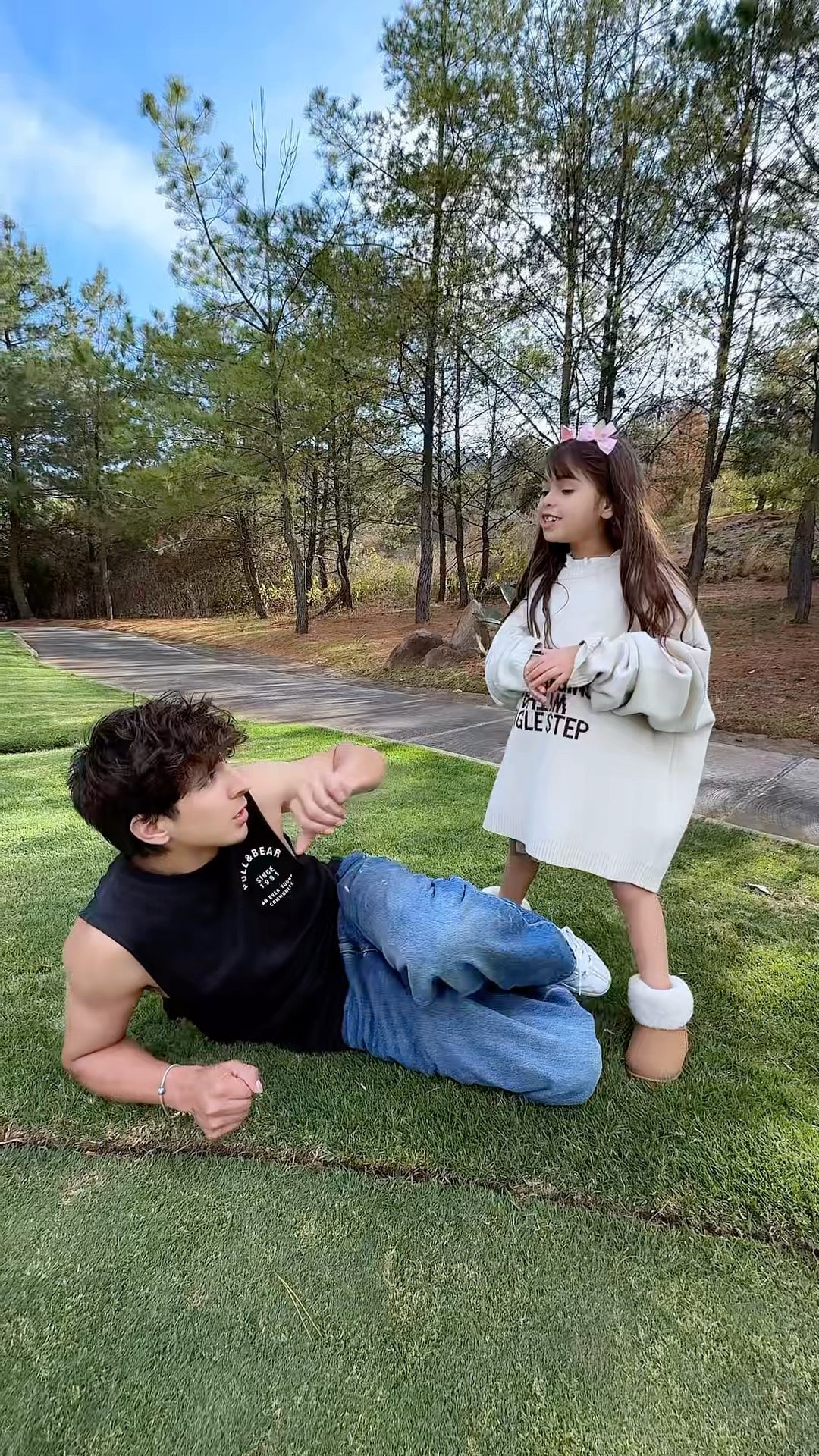 LAS HERMANITAS PEQUEÑAS SON UNOS DEMONIOS ?