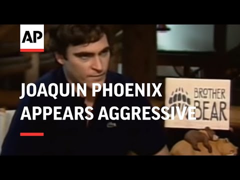 joaquin-phoenix-appears-aggressive-to-journalist