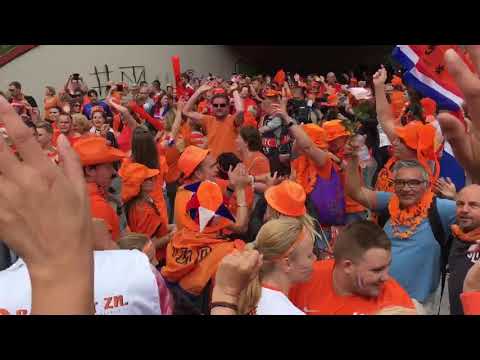 EK vrouwen oranje leeuwinnen, feest met dweilorkest 't Spul(t)