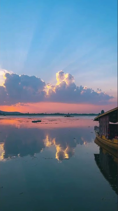 LIHAT SUNSET NAIK PERAHU DI DANAU | HALU STORY #shorts  #storyhalu #storyig #storywa