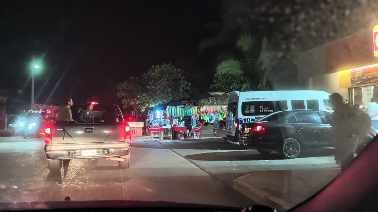 PLAYA AZUL MICHOACÁN MEXICO DE NOCHE. CHULADA.