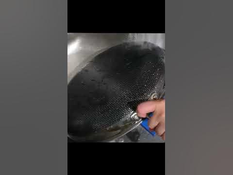 Best way to Season a Hexclad Pan #shorts - YouTube