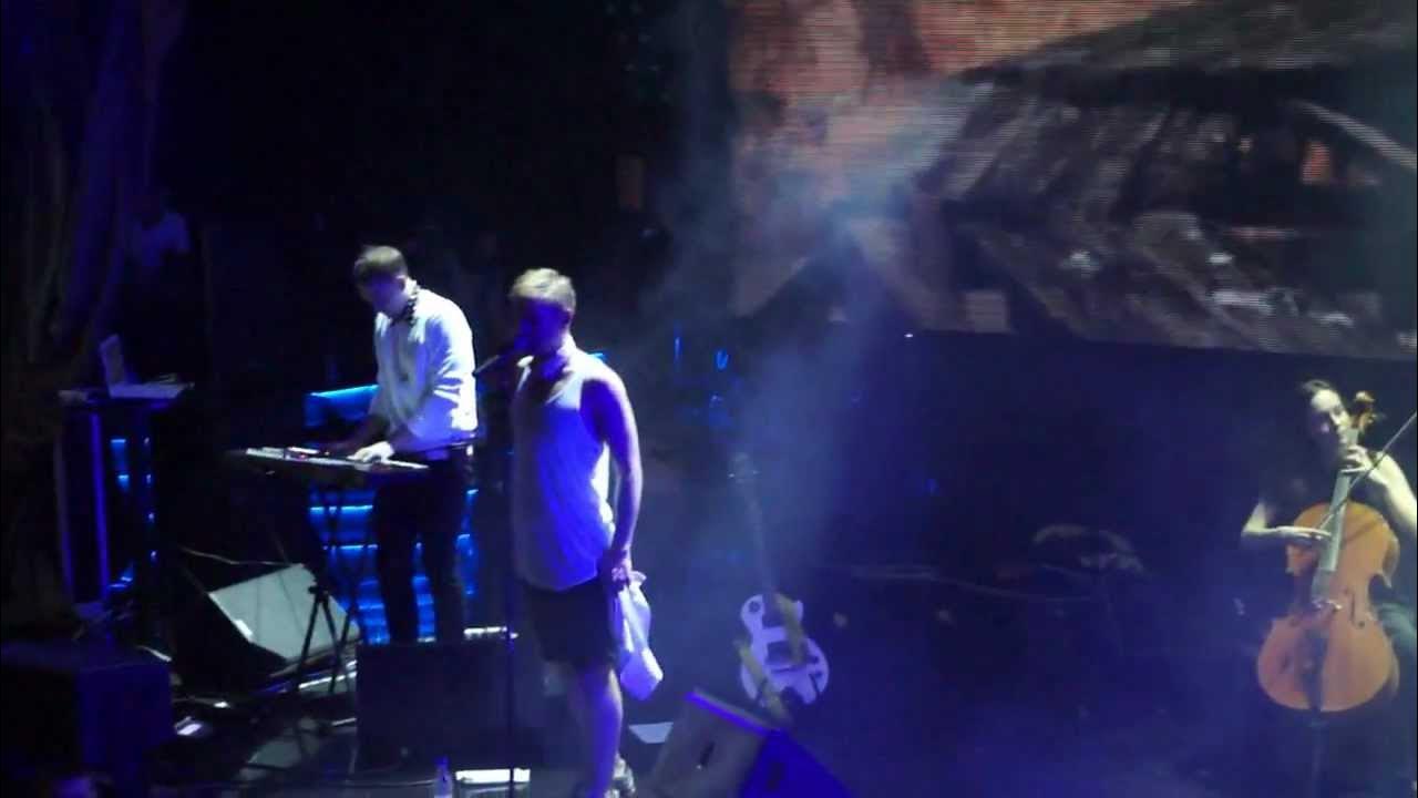 Дорн школьное окно клип. Школьное окно текст дорн. Школьное окно дорн. Школьное окно вальс. Школьное окно иван дорн минус.