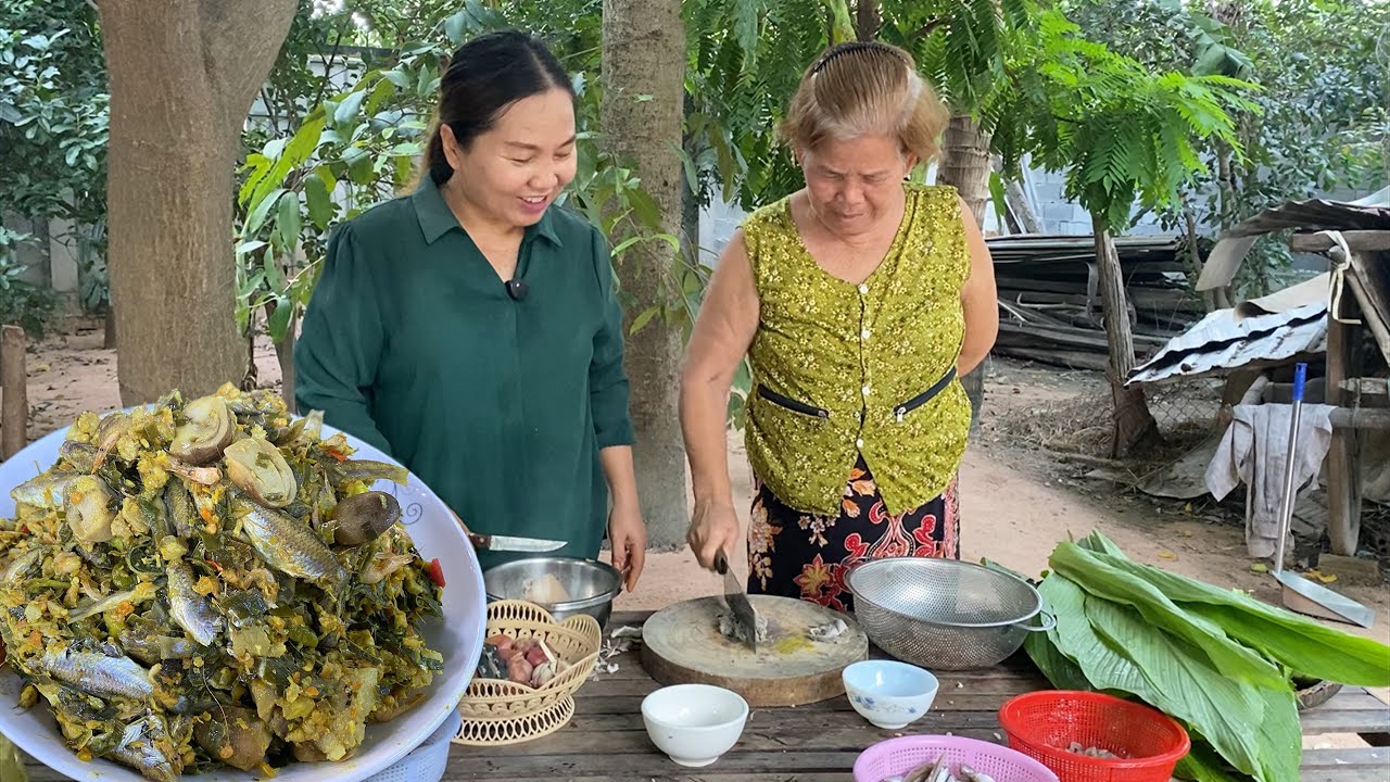 Khmer Food: How to Cook Fermented Fish with Turmeric Leaves – Delicious Village Recipe with Grandma