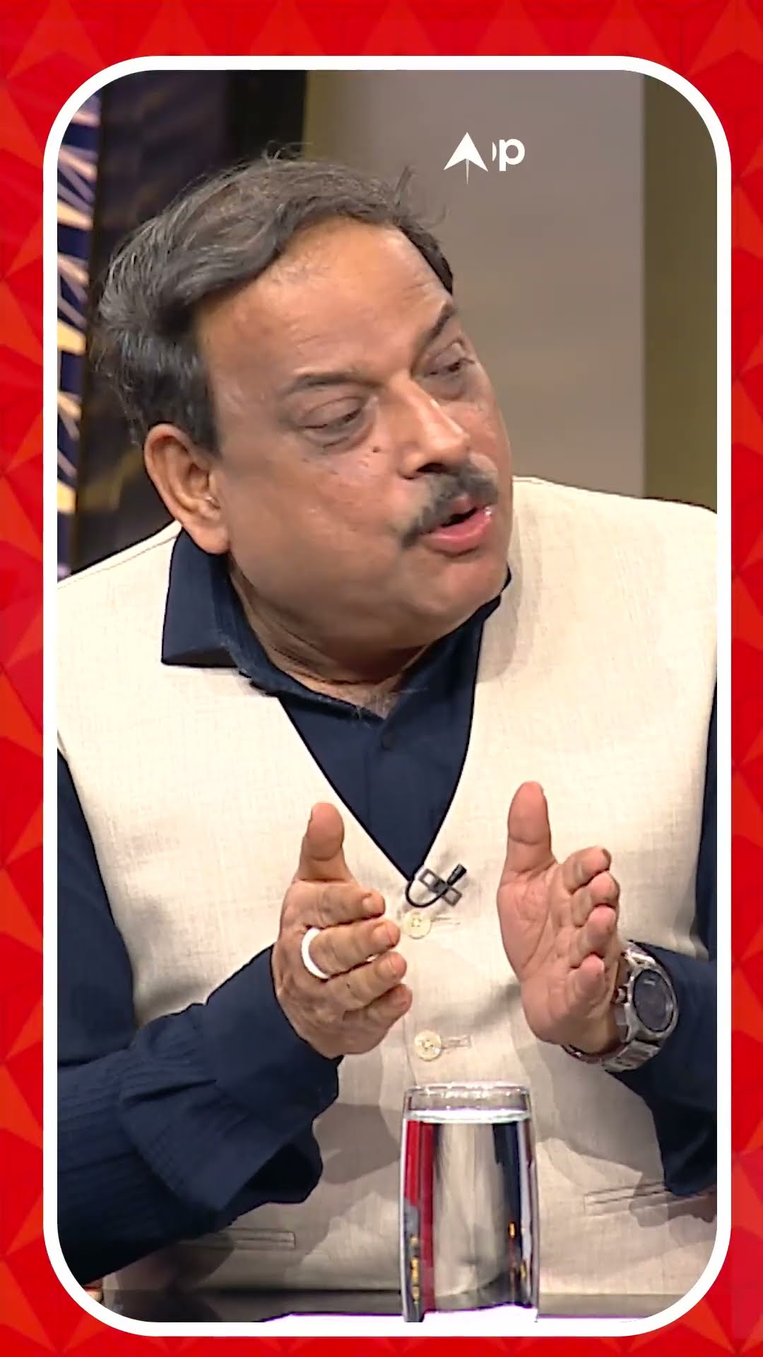 শত্রুঘ্ন সিনহাও কি হিন্দুত্বের বার্তা দিলেন? প্রশ্ন বিশ্বনাথ চক্রবর্তীর