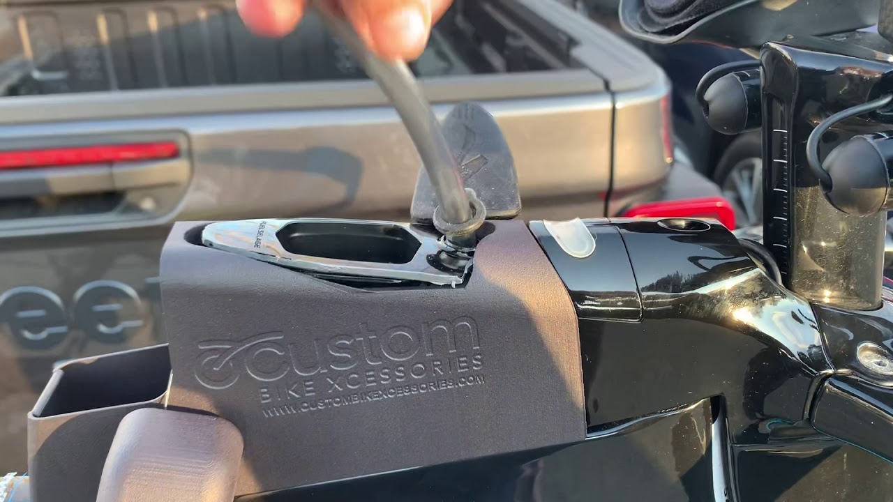 Fuelselage test fit on production bento box - YouTube