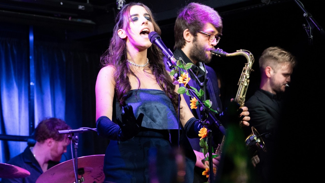 Sonia Elisheva (LIVE) - The story of a young girl's almost downfall