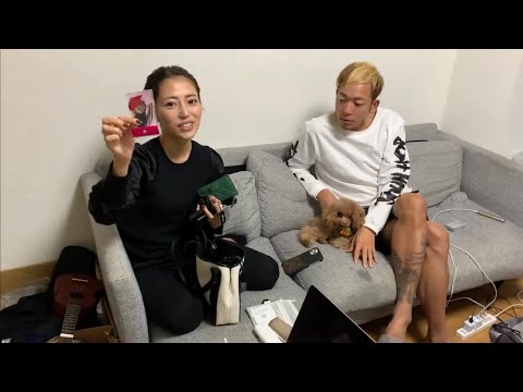 50万人YouTuberの鞄と財布の中身チェックしてみた
