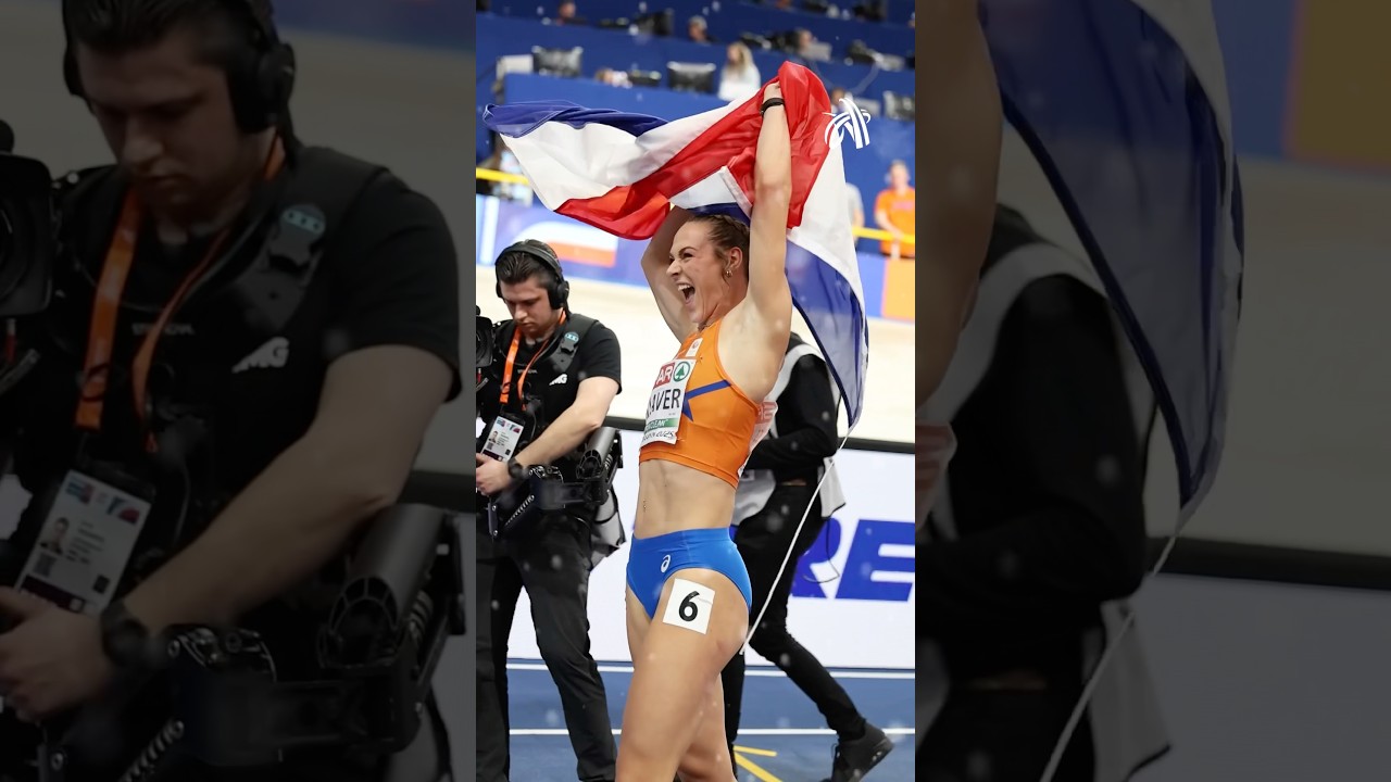 Hometown magic ✨🎄 #netherlands #adventcalendar #sports #400m