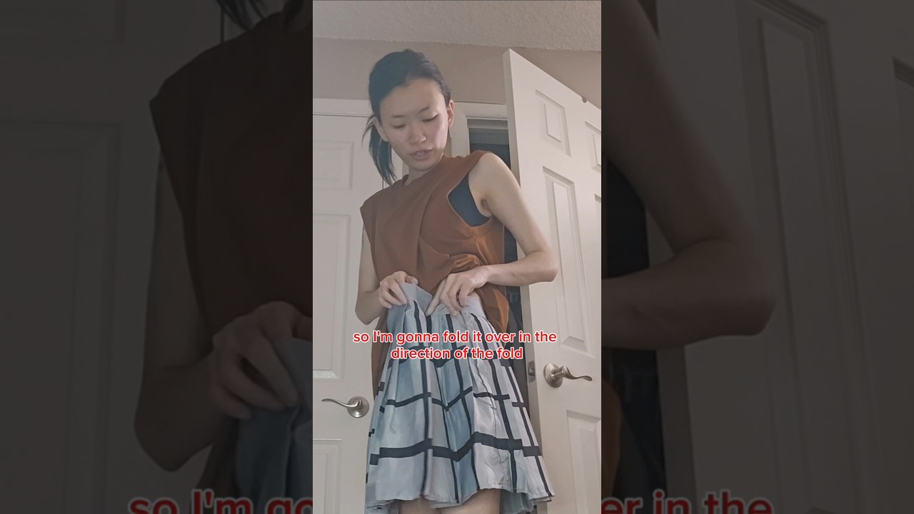 How To: Non Permanently Alter a Skirt #cosplay #cosplayer #sewing