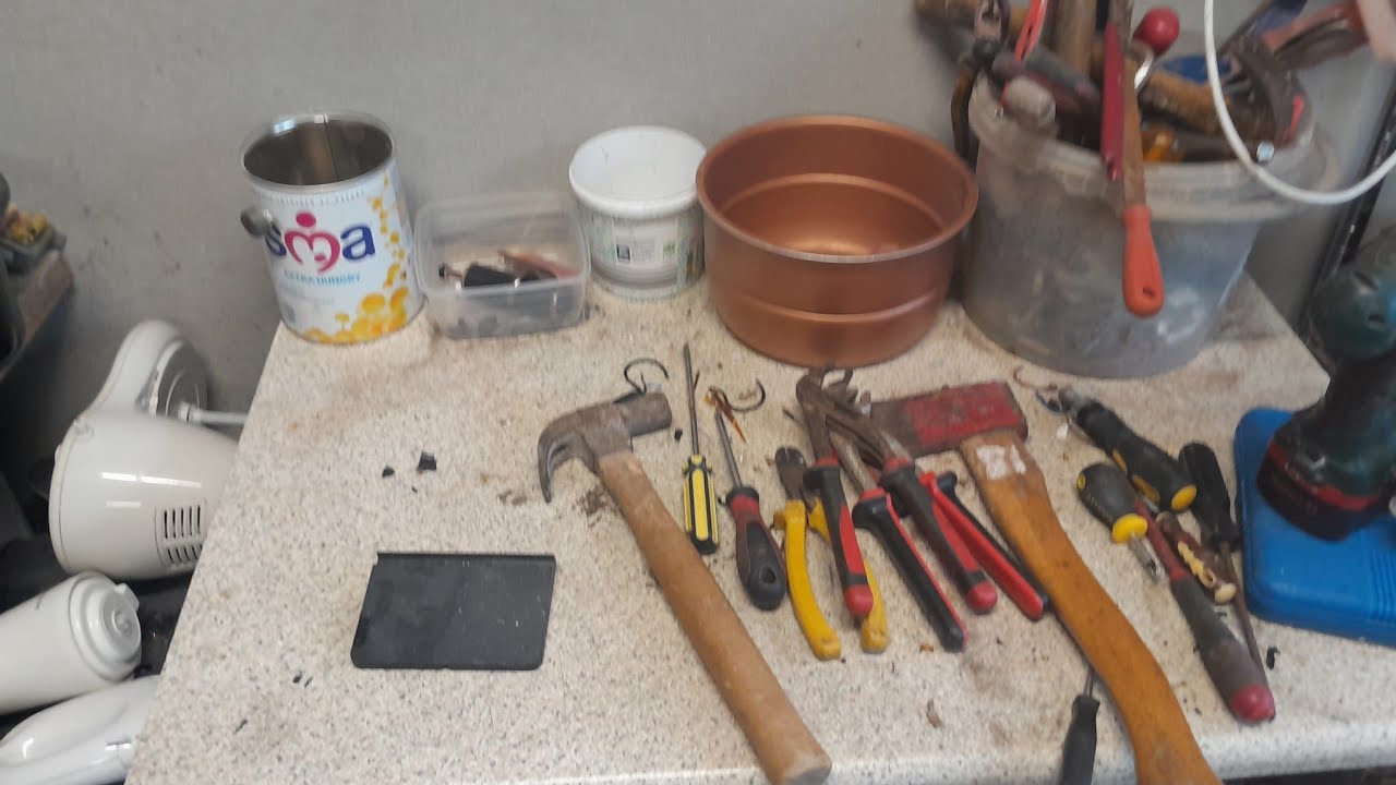 Scrapping out more electronics for high metal price 