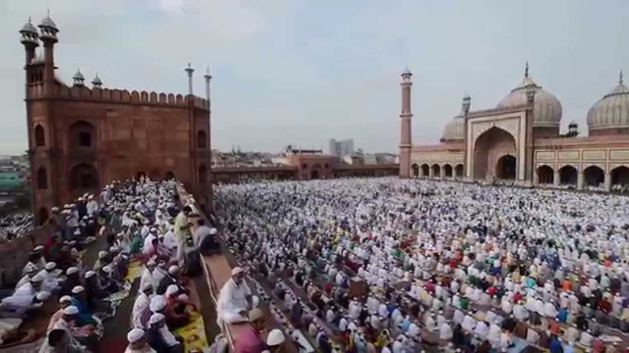 Eid al-Fitr prayers at the Jama Masjid mosque in New Delhi 