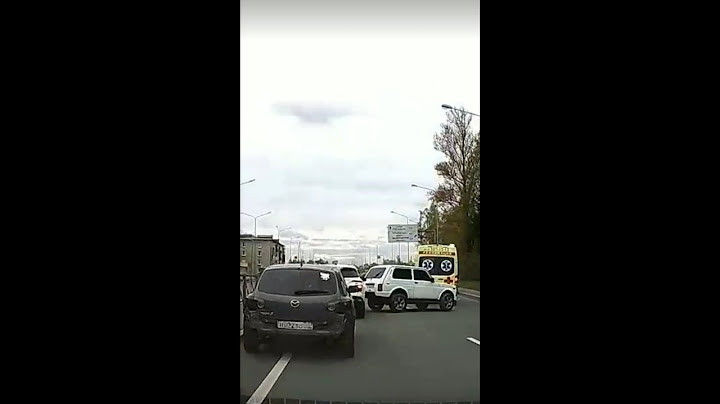 Пристроился за скорой хитрый водитель Нивы и поплатился за это