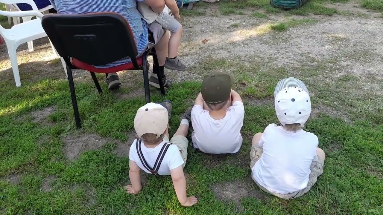 Pünkösdi GÓLYAFÉSZEK CSALÁDI TÁNCHÁZ - részletek -