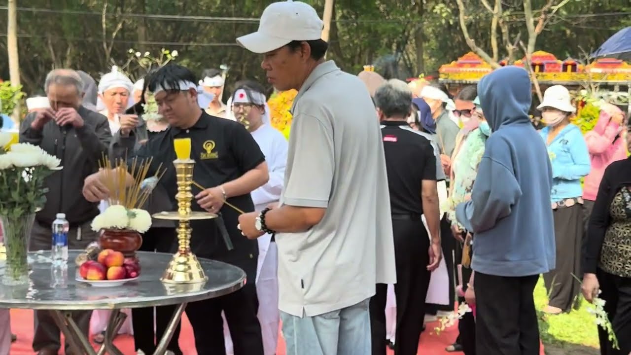 Đám tang Bà Lê Thị Ra  sn 1937. 89 tuổi đám tang ở TPHCM gia Đình đưa về nghĩa trang HV an  an Táng#