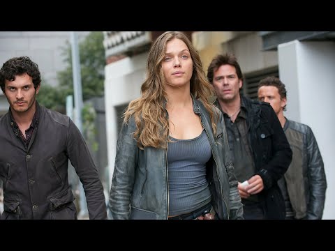 الكهرباء بتنقطع عن العالم وبتختفى كل مصادر الطاقة فجأه والبشر بيرجعوا يزرعوا ويصطادوا من تانى