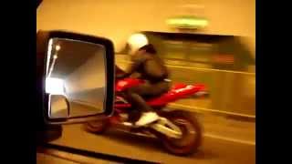 Honda cbr 600RR в тоннеле под 200