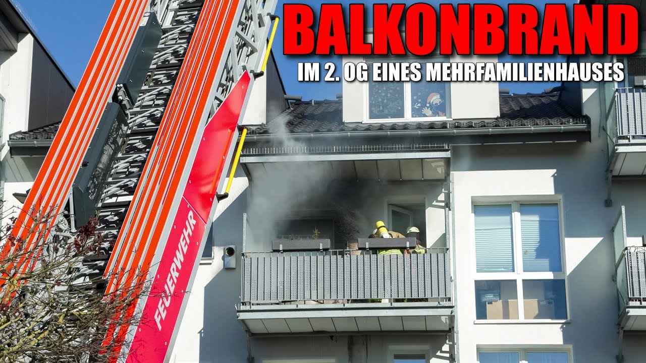 [BALKONBRAND IM 2. OG EINES MEHRFAMILIENHAUSES!] - Feuerwehr Langenfeld im Einsatz -