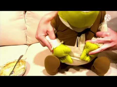 Shrek sharts on the sofa - ASMR