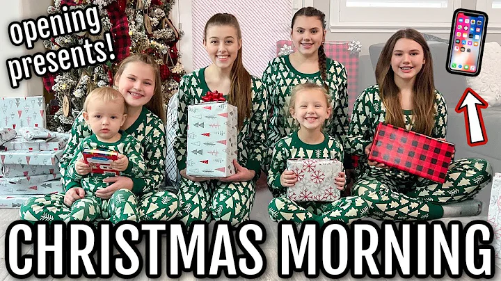 NEW iPHONE SURPRiSE on CHRiSTMAS MORNiNG! OPENiNG ...