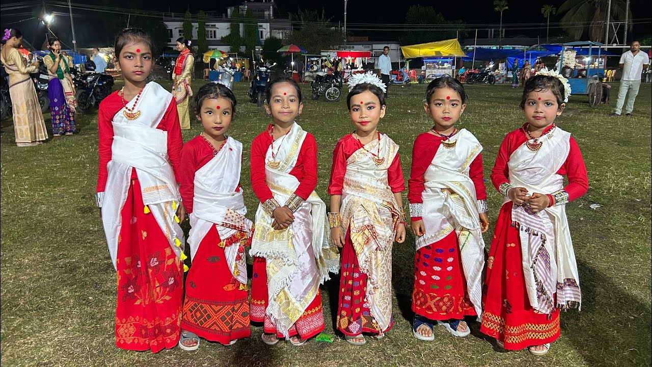 Poka Dhanor maje maje //