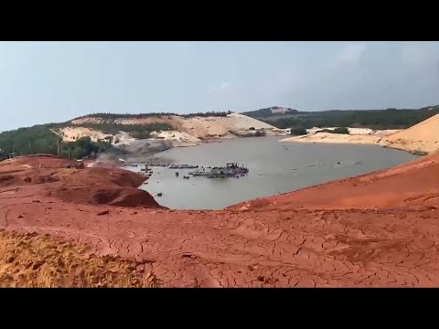 Video BTV - Tìm thấy thi thể nạn nhân thứ 2 vụ sạt lở cát... - youtube