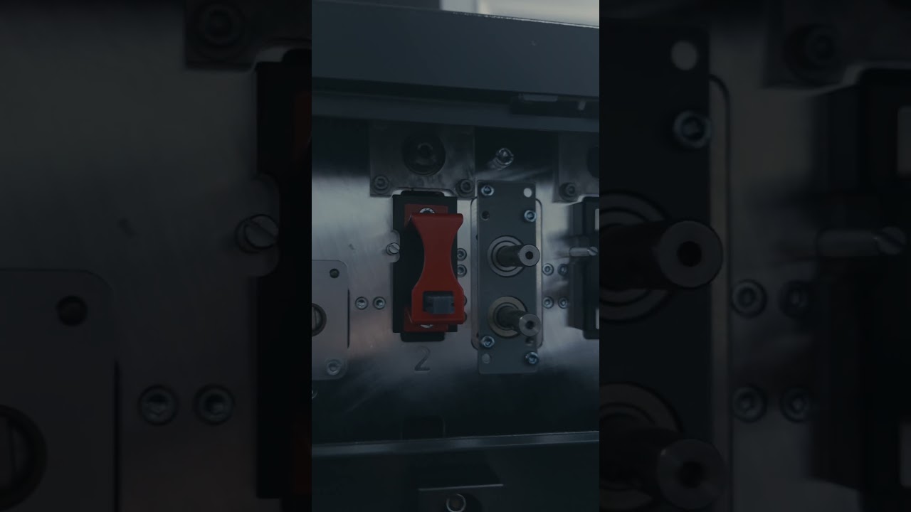 🚀 Meet the Multigraf CPC XPRO at Graphics Canada 2025! 🔥 🎟 Register now using code 👉 PDS25GC