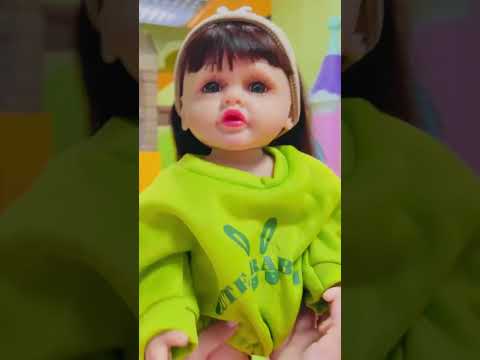 Лялька Reborn/Реборн інтерактивна 52 см з аксесуарами реалістична як жива з волоссям звук реагує на рух преміум якість, видео 1