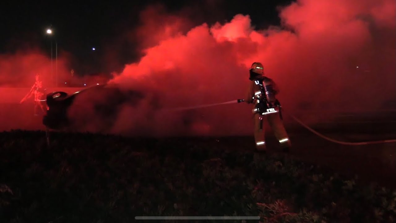 L.A. COUNTY FIREFIGHTERS PUT OUT CAR FIRE 🔥 BALDWIN PARK - YouTube