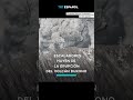Escaladores huyen de la erupción del Dukono