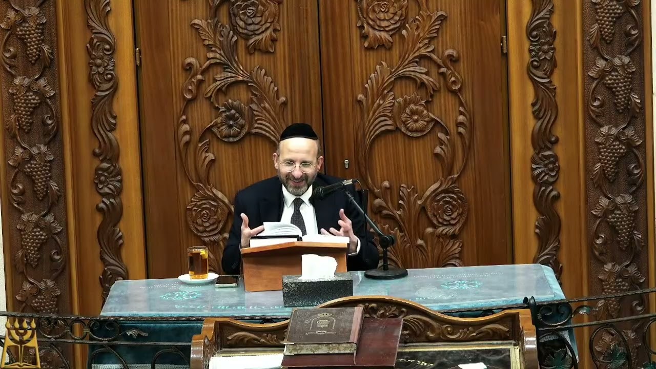 מה ההבדל בין רדבול לשמחת התורה? שיעור מרתק על הדרך להשיג אושר פנימי ומימוש עצמי לקראת חג הפורים.