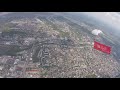 9 мая 2020 Кишинёв, Молдова - Десант парашютистов со знаменами