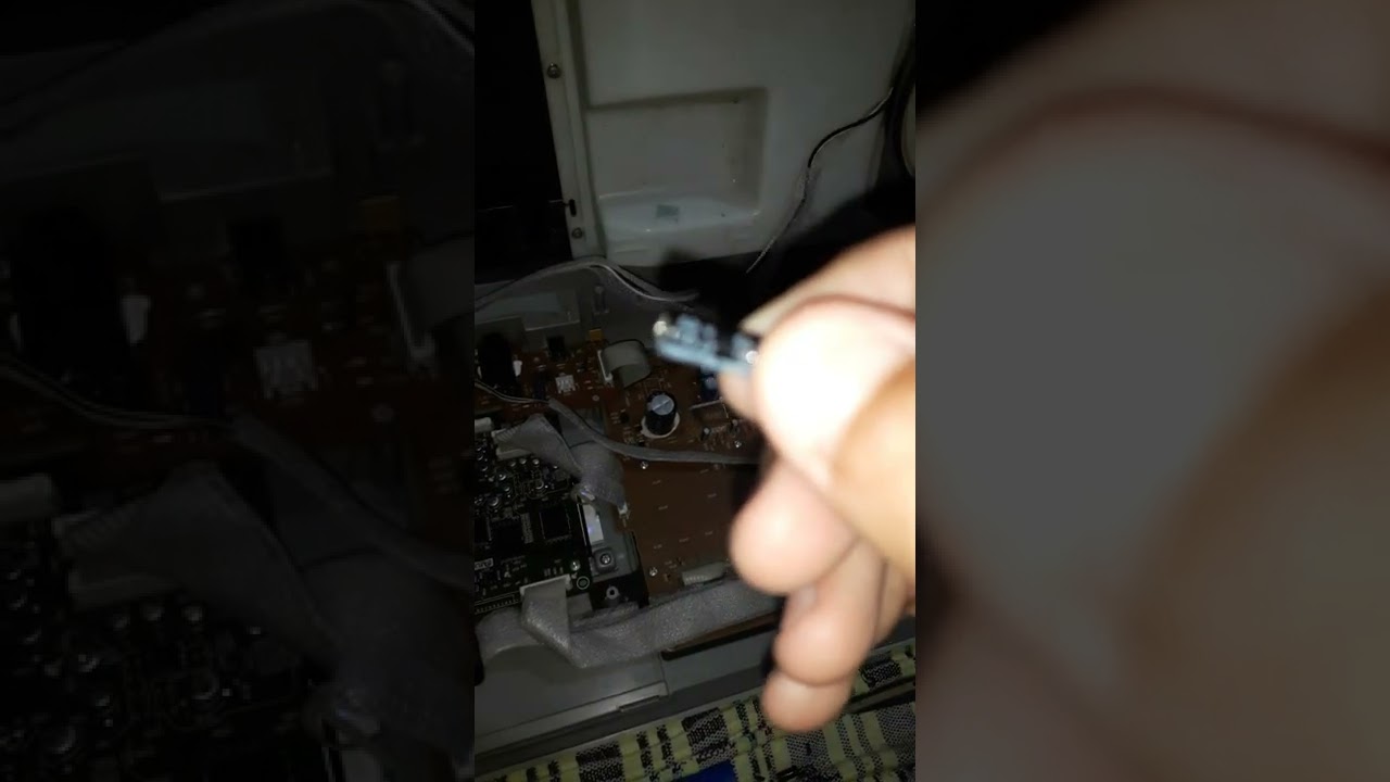 como resolver o problema do Yamaha PSR-E 413 saindo som só no alto falante 👏👏👏☺️🙌🙌😉🙏