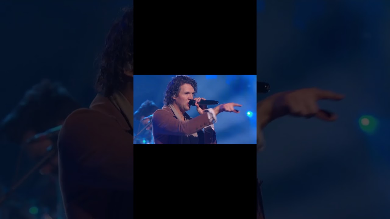 Luke Smallbone be Bopping his head to the music! 😂 Hehe   