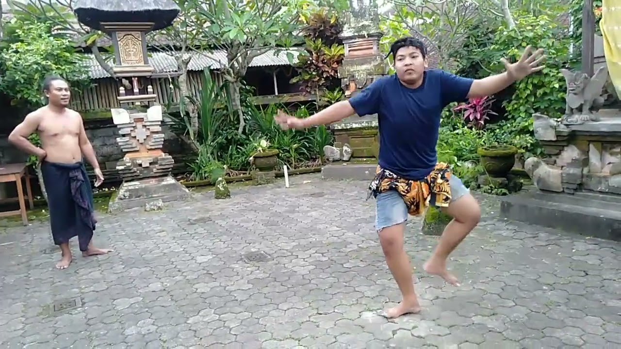 Latihan Tari Rangda