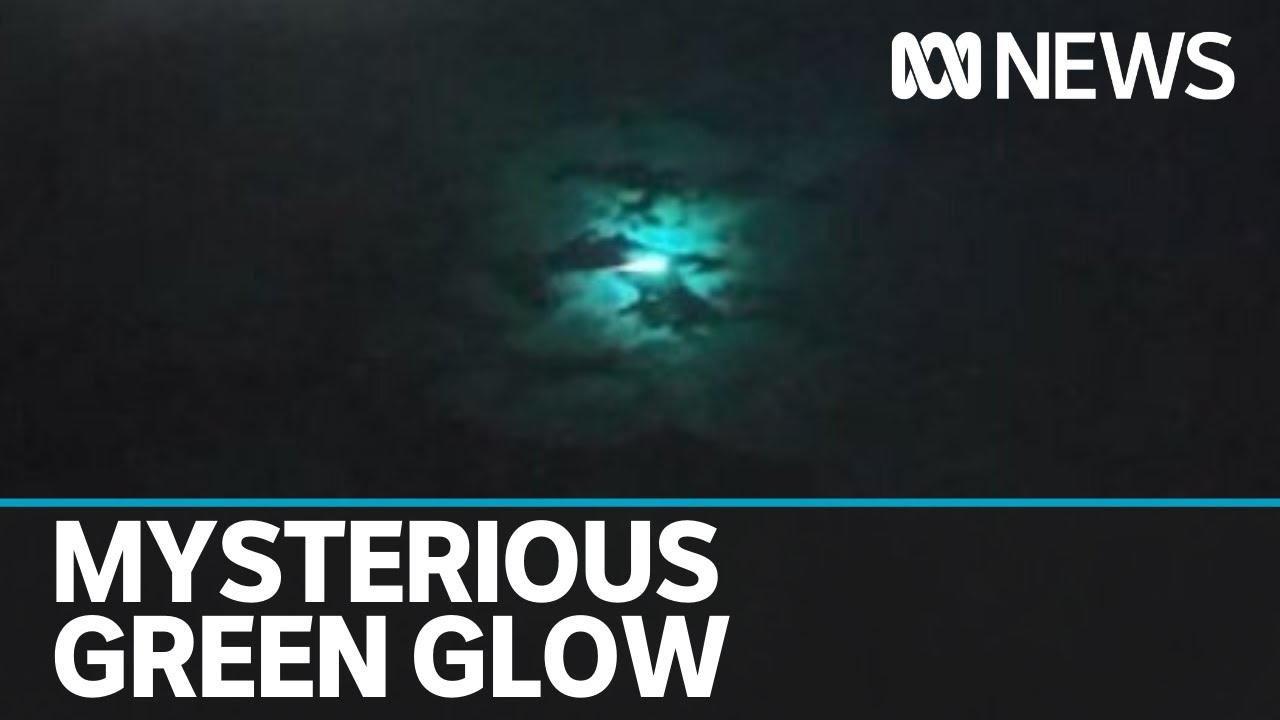 Spectacular fireball blazes across the night sky | ABC News