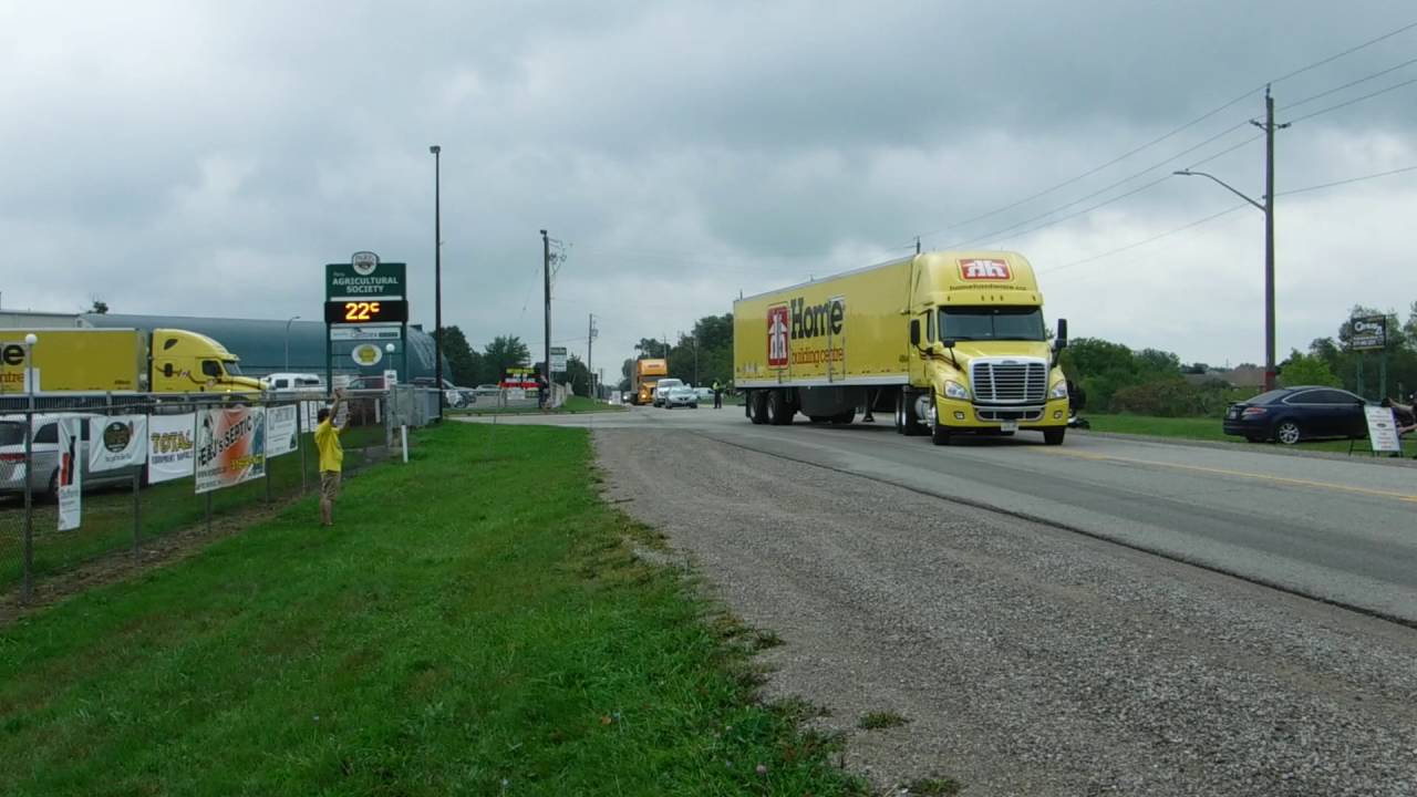 Truck Convoy for Special Olympics 2016 - Leaving