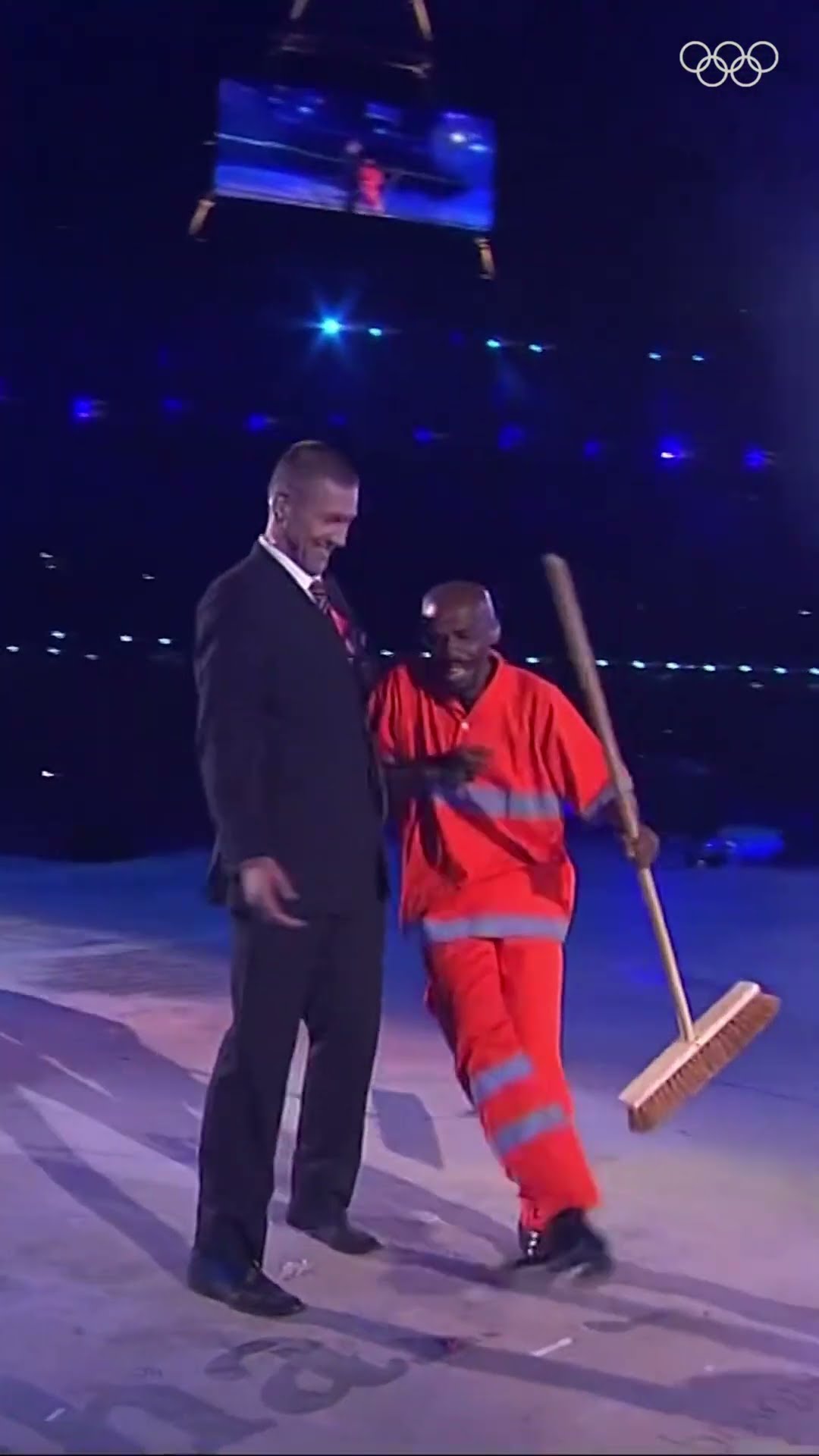 The day Renato Sorriso got London sambaing ? #Olympics #Sports #Samba #Brazil