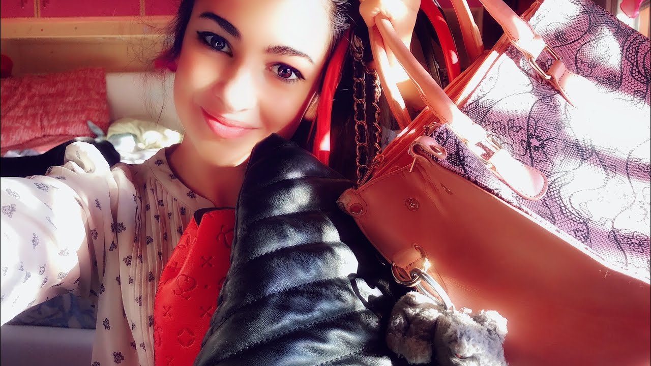 ASMR ITA|| Show And Tell , Le Mie Borse|| Whispering,Fabric Sounds||🧡👜