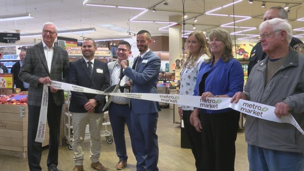 Roundy's Supermarket GB Grand Reopening/Metro Market