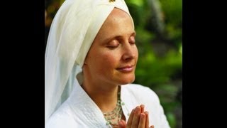 66) VIDEO: SNATAM KAUR MUL MANTRA chords